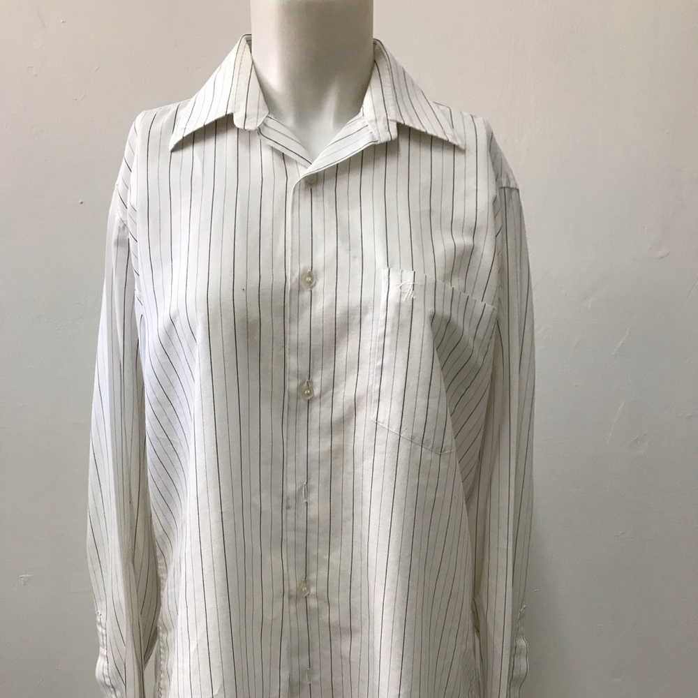 White long sleeve button up dress shirt